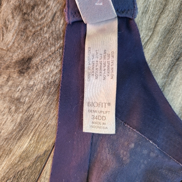 Victoria's Secret Biofit Bra - Picture 4 of 7